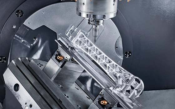 DMG MORI - FREI IM RAUM